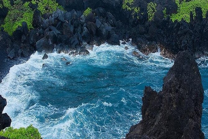 Oahu Grand Circle Island Experience Departing from the Big Island - Haleiwa, Dole Plantation, and Green World Coffee Farms: the stops that turn scenery into souvenirs