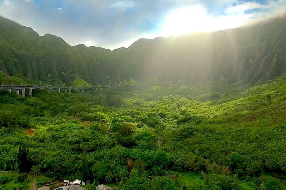 Oahu: Guided Tour of North Shore and Waimea Botanical Garden - Waimea Valley Botanical Garden and Waterfall: The Best Nature Break