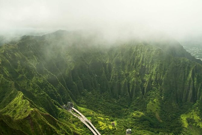 O‘ahu Highlights Private Guided Tour: Landmarks & Architecture - Kawaiahaʻo Church and Aliʻiolani Hale: two architectures, two different eras