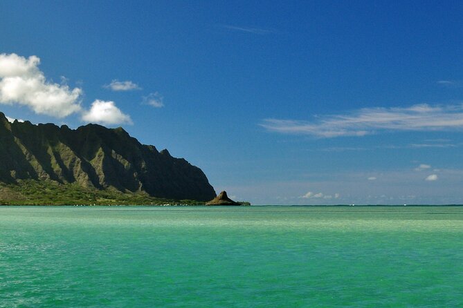 O‘ahu Highlights Private Guided Tour: Landmarks & Architecture - Waikīkī’s Kalākaua Avenue: starting where Honolulu feels alive