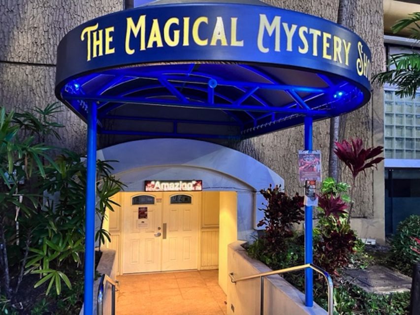 Oahu: Hilton Waikiki Beach Hotel Magical Mystery Show - Audience participation: fun, not scary
