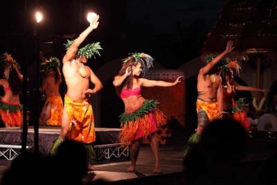 Oahu: Hilton Waikiki Starlight Luau - Finding the rooftop: your first small win