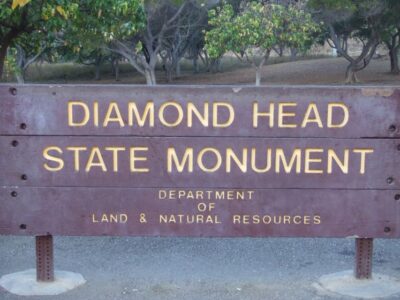 Oahu: Honolulu to (1st) Diamond Head Shuttle with Malasada - Shuttle pickup in Waikiki: getting on, getting close, getting moving