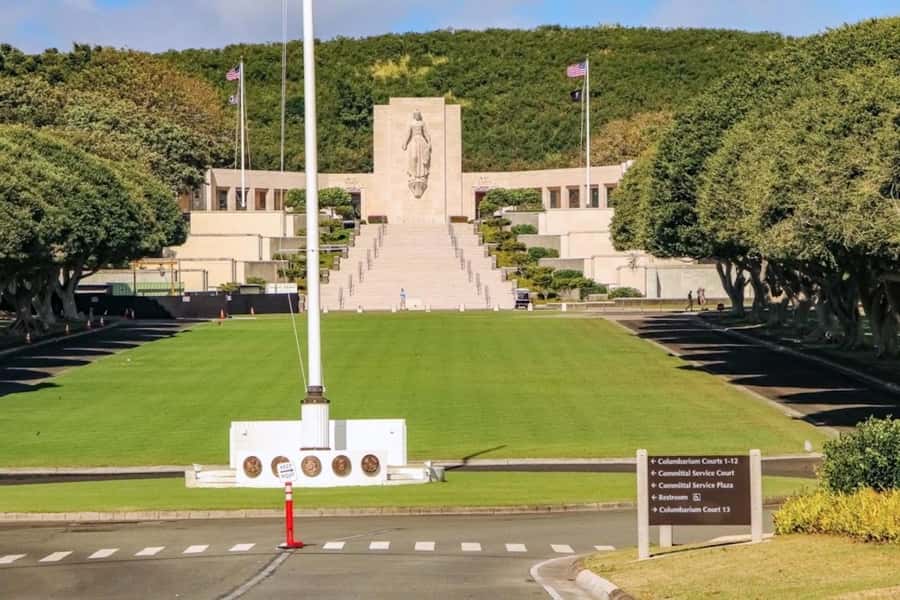Oahu: Pearl Harbor and Historic Honolulu Half Day - Historic Honolulu After Pearl Harbor: Punchbowl and Downtown Stops