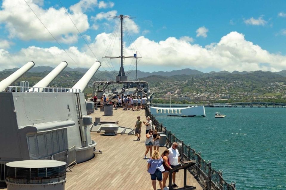 Oahu: Pearl Harbor Battleships Group Tour - Why this Pearl Harbor day works from Waikiki