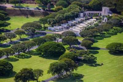 Oahu: Premium Missouri, Arizona & Top of the Tower Tour - Waikiki pickup and the luxury mini coach advantage