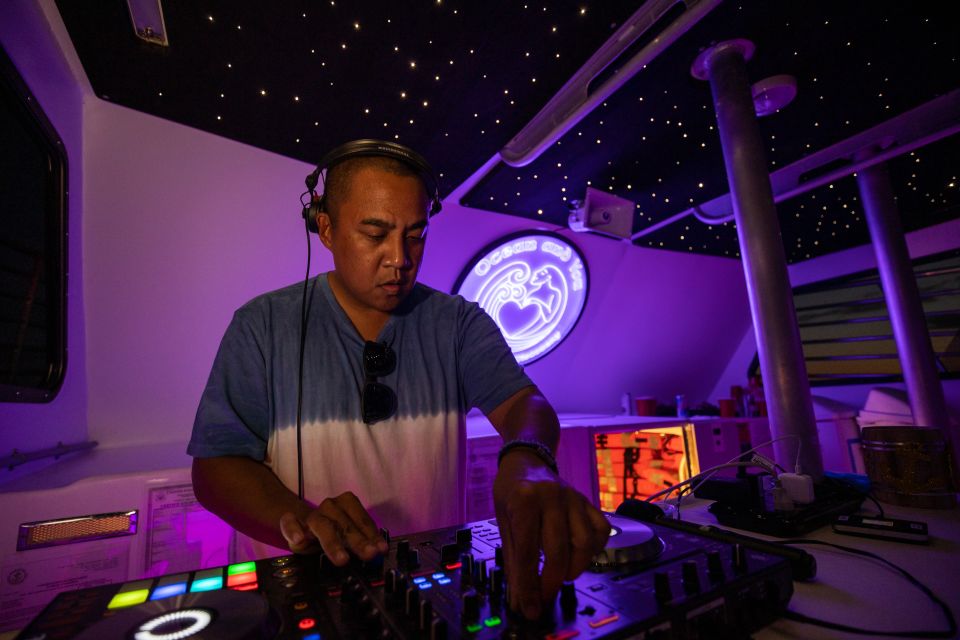 Oahu: Premium Waikiki Sunset Party Cruise with Live DJ - Drinks, DJ fuel, and where the value hides