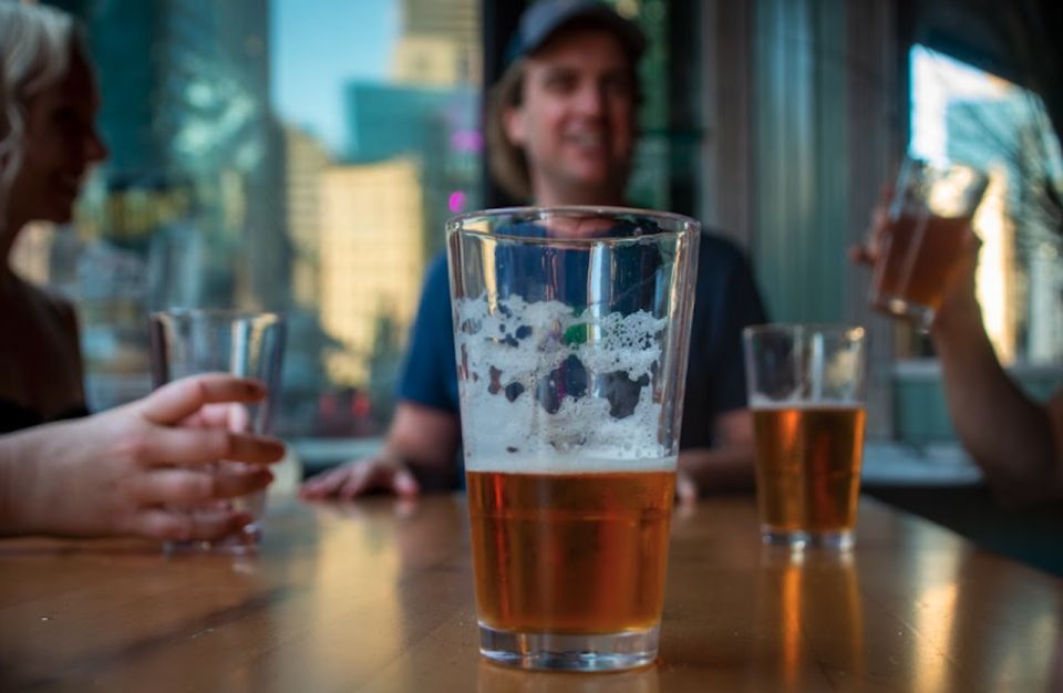 Oahu: Sips & Secrets of Hawaii Pub Crawl - Drinks, IDs, and the Rules You Don’t Want to Learn the Hard Way