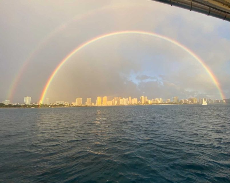 Oahu: Sunset sailing in small intimate groups - Captain-led storytelling of Waikiki (and more)