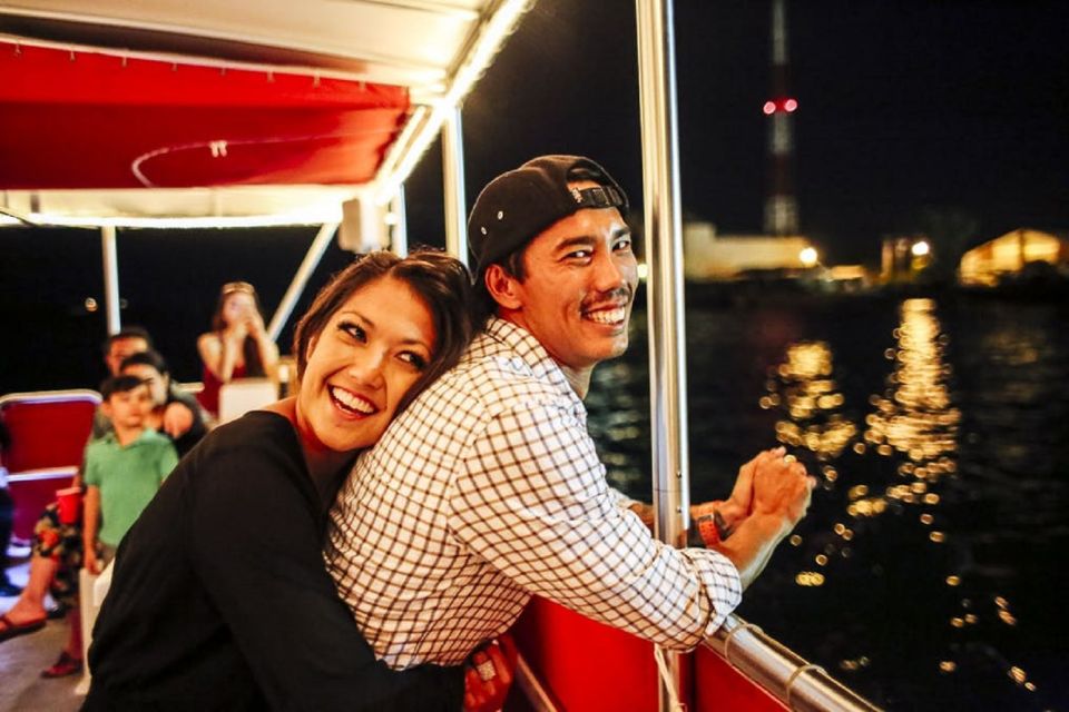 Oahu: Waikiki Friday Night Fireworks Cruise - The 90-Minute Circular Route Around Waikiki Beach