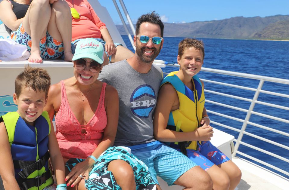 Oahu: Waikiki Whale Watching Tour-Donut and Coffee Included - What to do during the 2 hours so you don’t miss the moment