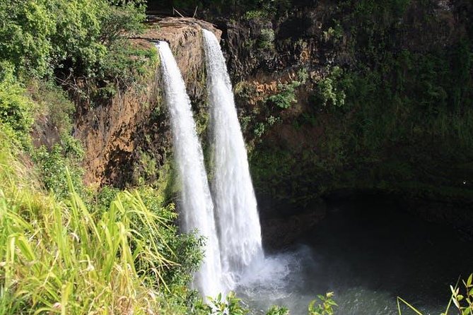 One-Day Tour Hawaii Movie Tour: Island Hopping from Oahu to Kauai - Daniel K. Inouye Lighthouse: Lilo & Stitch and Uncommon Valor
