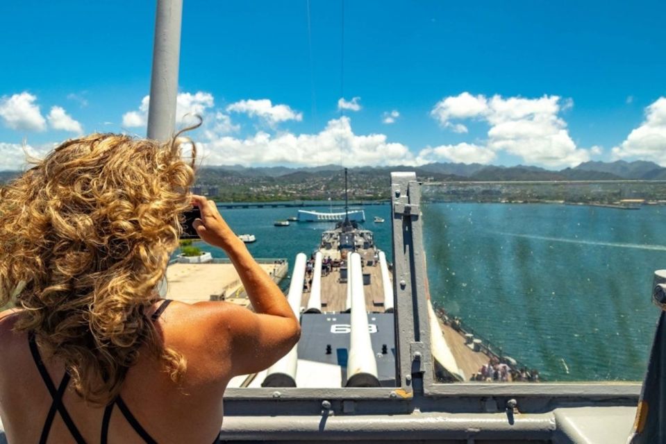 Pearl Harbor and Oahu Circle Island Tour FROM KONA - From Pearl Harbor to the North Shore: The 120-mile loop