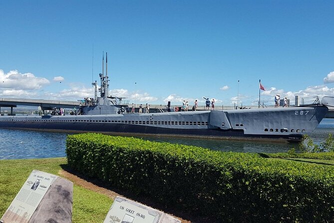 Pearl Harbor USS Arizona & Bowfin Submarine - Punchbowl Crater and Honolulu highlights: balancing weight with city context