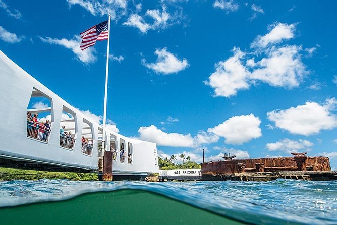 Pearl Harbor USS Arizona & Bowfin Submarine - What to pack and wear for a memorial-heavy day