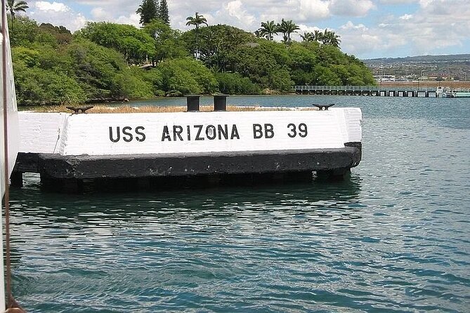 Pearl Harbor USS Arizona Memorial & Battleship Missouri - Waikiki pickup and the 6-hour reality check