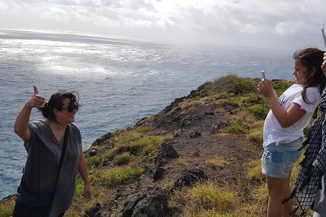Private Oahu Circle Island Tour - Haleiwa Town Center: Surf Shops, Art, and Food Truck Freedom