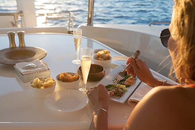 Private Oahu Sunset Charter with Tasting and Drinks - Captain’s Tasting Menu: Food That Shows Up at the Right Time