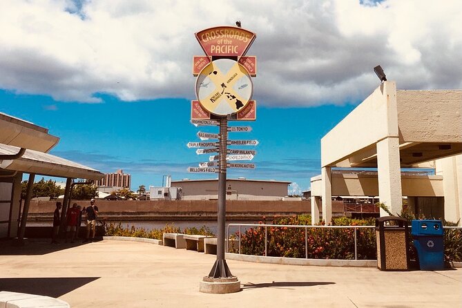 Private Pearl Harbor & North Shore tour (Se habla Español) - Pearl Harbor: Visitor Center, Road to War, and the USS Arizona Memorial