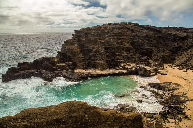 Private South Shore of Oahu Tour - Pu’u ‘Ualaka’a State Park: a Diamond Head and ocean warm-up