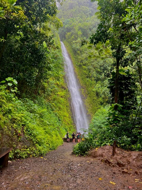 Private Tour Oahu-Circle Island-Customizable - Kualoa Beach Park area, Chinaman’s Hat (Mokoliʻi), and Jurassic Park backdrop views