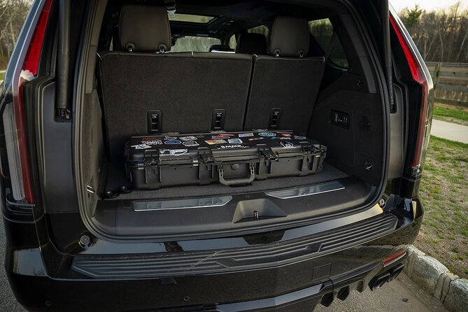 Private Transfer from Honolulu Airport HNL to Waikiki by SUV - The SUV ride: Cadillac Escalade comfort for up to 5