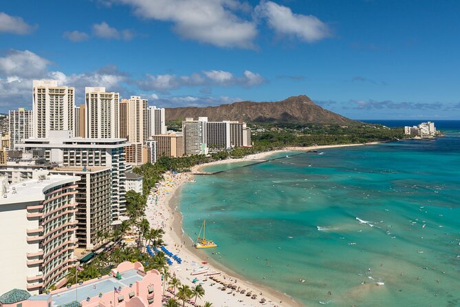 Private Transfer: Honolulu Airport HNL to Honolulu in Luxury SUV - The drive to Waikiki and your hotel: short, direct, and low-stress