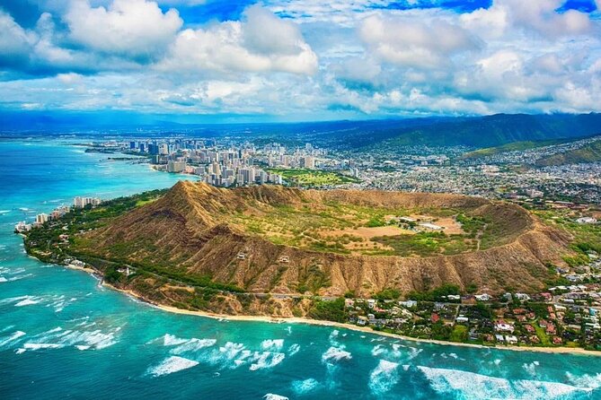 Private Transfer: Honolulu Airport HNL to Honolulu in Sedan Car - What the Ride Feels Like: Clean, Controlled, and Ready-to-Go