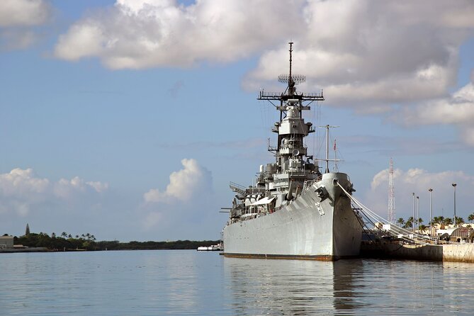 Stars and Stripes Tour: Pearl Harbor and Battleship Missouri - Morning logistics: Waikiki pickup windows that can make or break your day