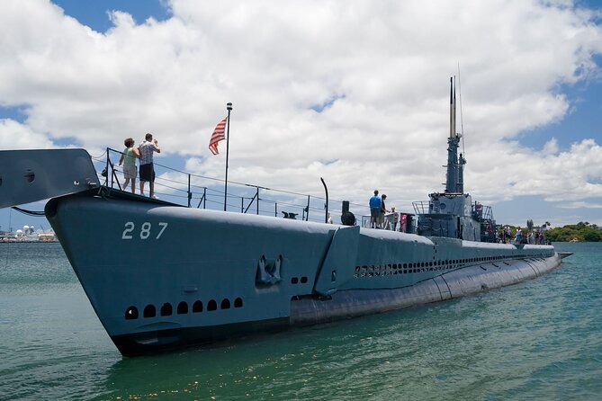 Stars and Stripes Tour: Pearl Harbor and Battleship Missouri - The rest of the day: National Memorial Cemetery of the Pacific and classic Honolulu landmarks
