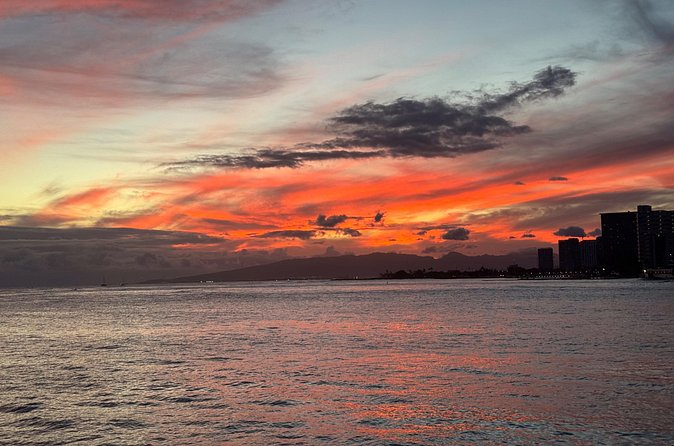Sunset sail Aboard Manakai Catamaran - The 90-Minute Itinerary Along Waikiki: What You’ll See Stop by Stop