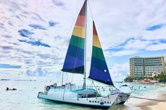 Sunset sail Aboard Manakai Catamaran - Crew and Service Style: Friendly, Human, and Easygoing