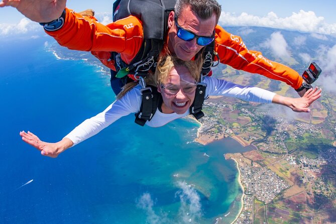 Tandem Skydiving with GoJump in Hawaii - Freefall to Canopy: The Two-Act Experience You Should Plan For
