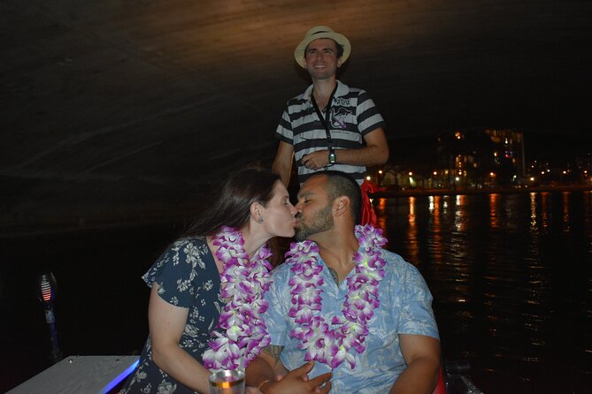 Valentine's Venetian Gondola Cruise in Waikiki - Honolulu Skyline at Dusk: The Part That Makes People Book Again