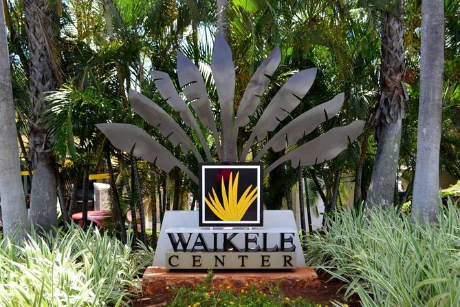 Waikele Outlet Shopping Shuttle from Waikiki - The shopping block: Waikele Premium Outlets and your VIP booklet