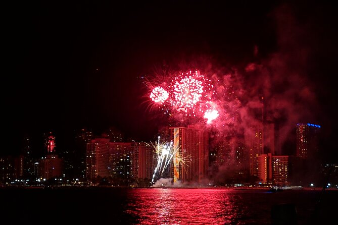 Waikiki Beach Catamaran Friday Night Fireworks Tour - Key highlights worth your attention