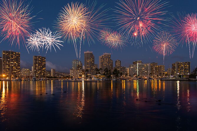 Waikiki Friday Firework Catamaran Tour - Comfort Reality Check: Rain, Motion, and What to Bring