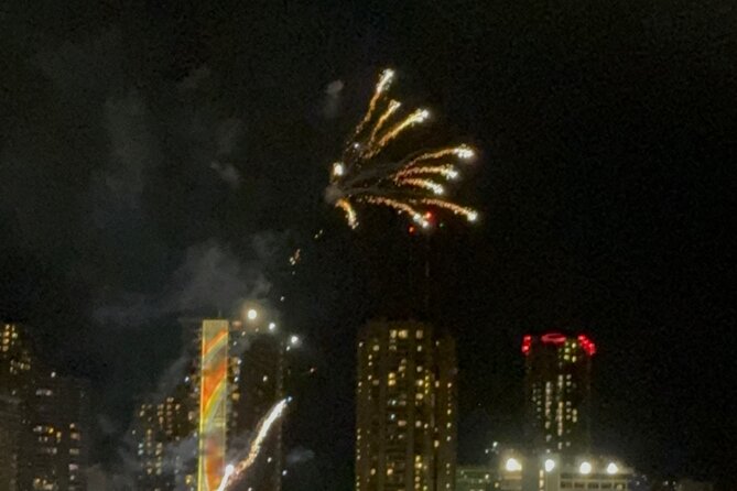 Waikiki Glass Bottom Boat Fireworks Tour - Onboard Comfort: Water, Restroom, Music, and BYO Snacks