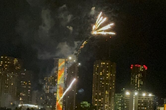 Waikiki Glass Bottom Boat Fireworks Tour - Fireworks Spotting: How to Make the Most of Your Viewing Position