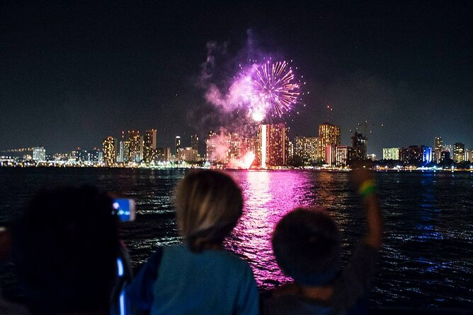 Waikiki Glass Bottom Boat Fireworks Tour - Glass-Bottom Windows: What You Can See Underwater (and What You Should Not Assume)