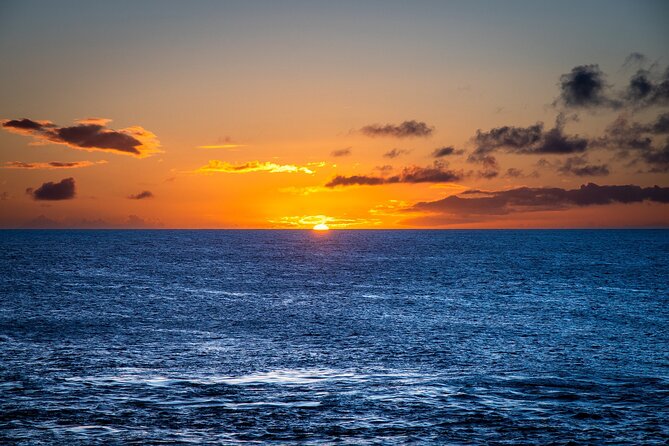 Waikiki Sunset Cocktail Cruise - Hilton Hawaiian Village - Should you book the Waikiki Sunset Cocktail Cruise?
