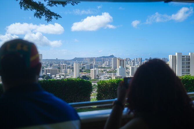 Waikiki Trolley Red Line Heroes & Legends Hop-on Hop-off Tour - Kaka’ako to Ward Centre to Ala Moana: end with neighborhood variety